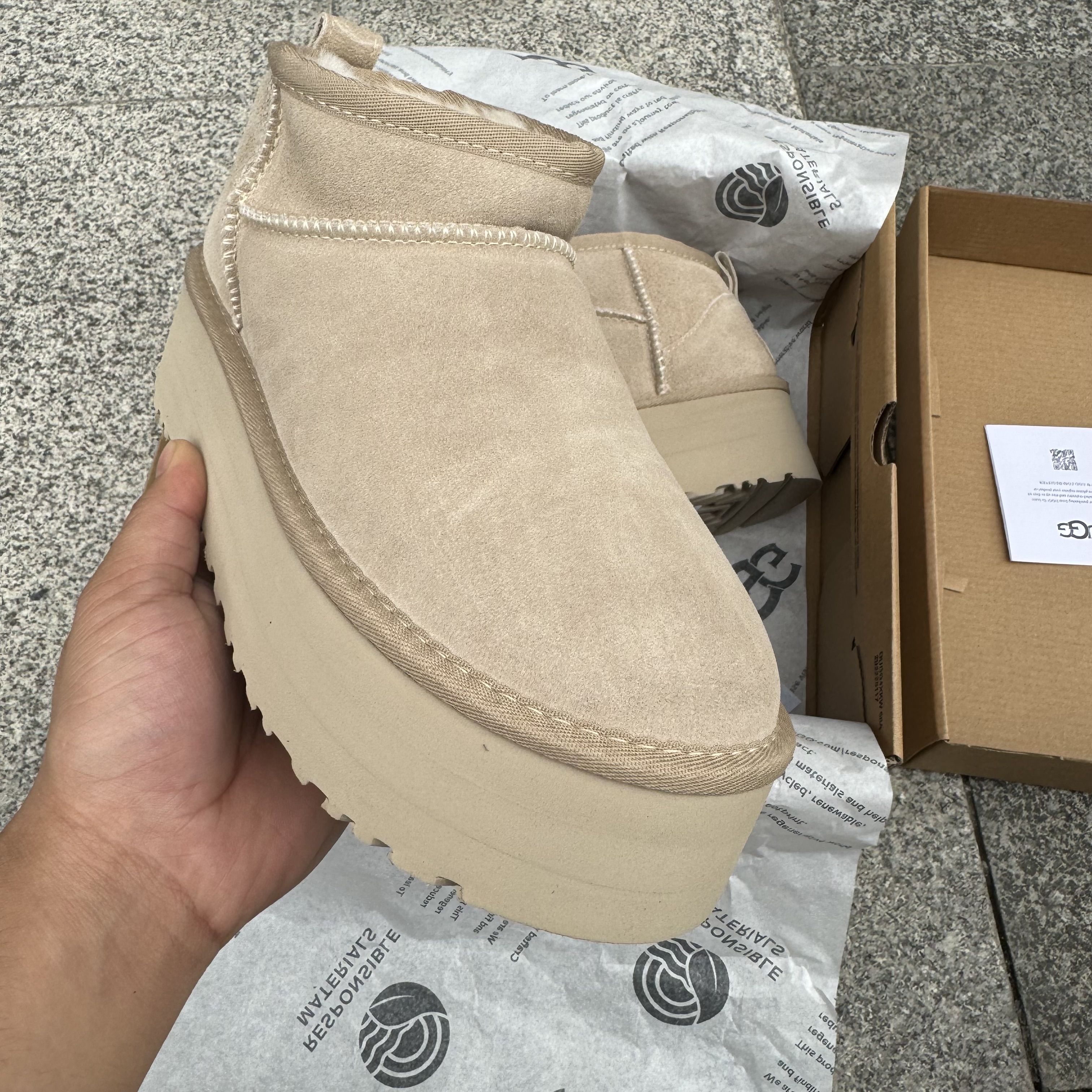 UGG Classic Ultra Mini Platform