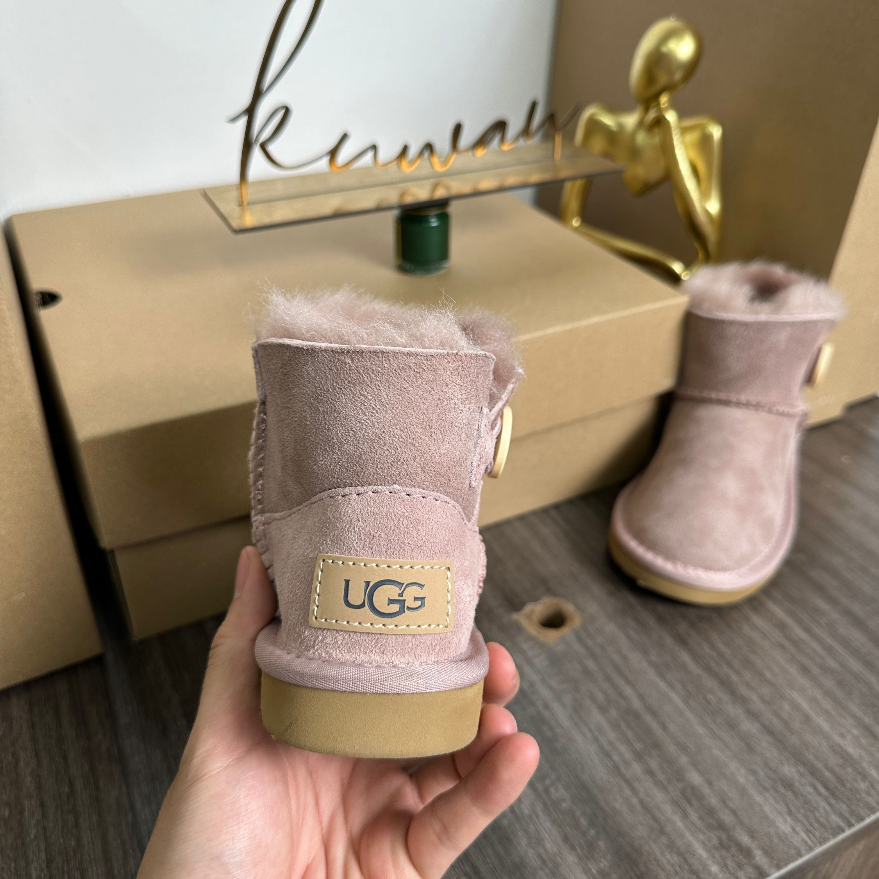 UGG Classic Ultra Mini Boot