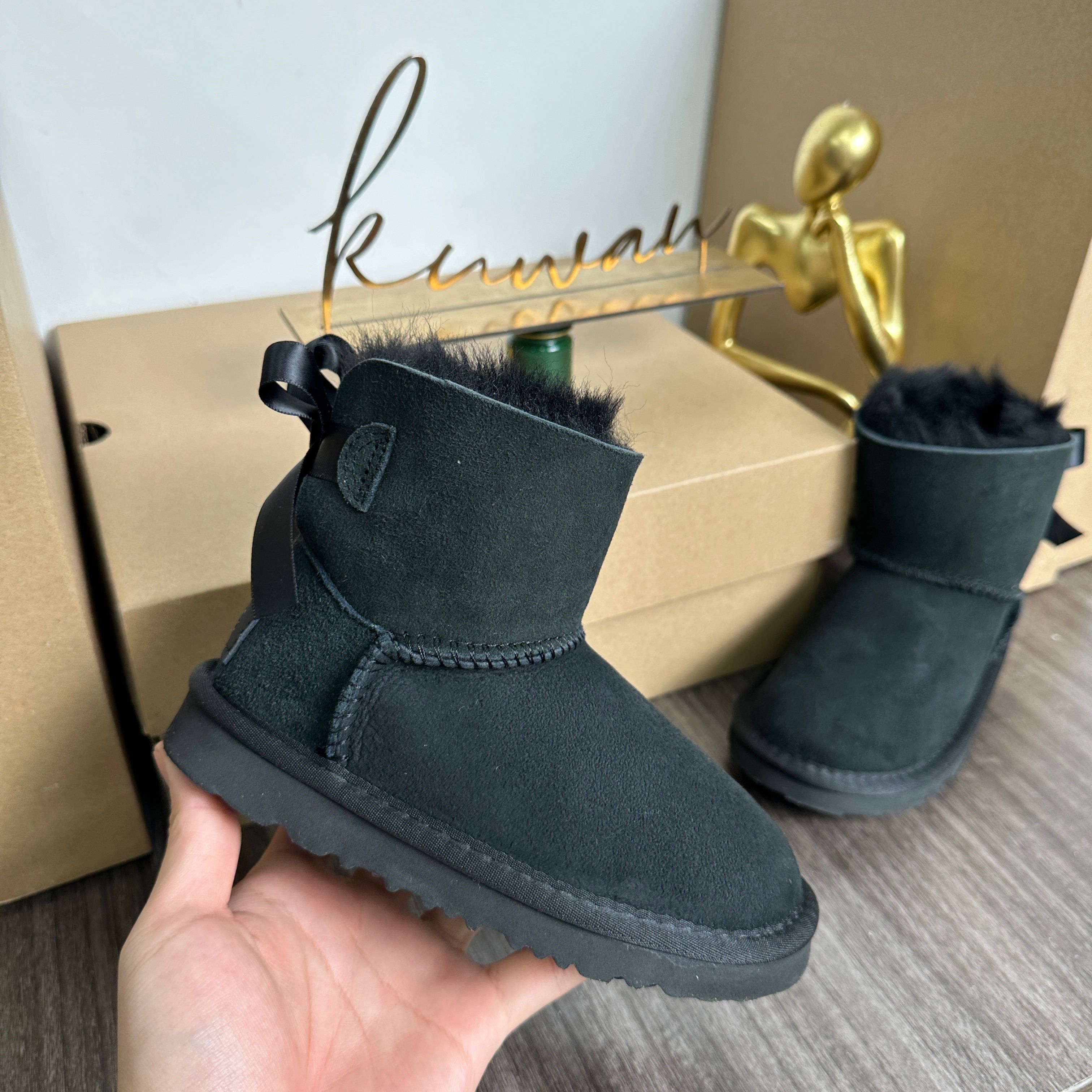 UGG Classic Ultra Mini Boot