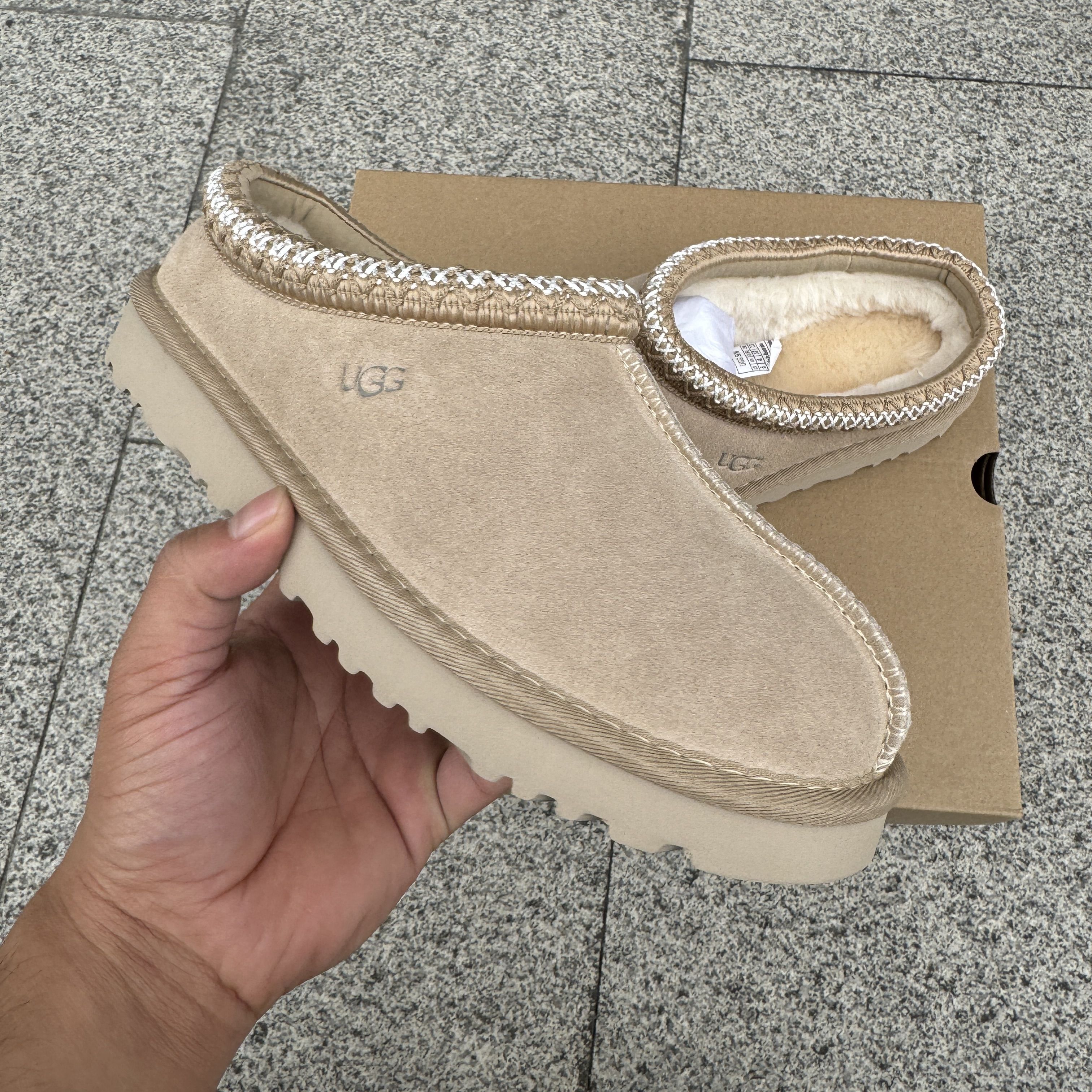 UGG Tasman