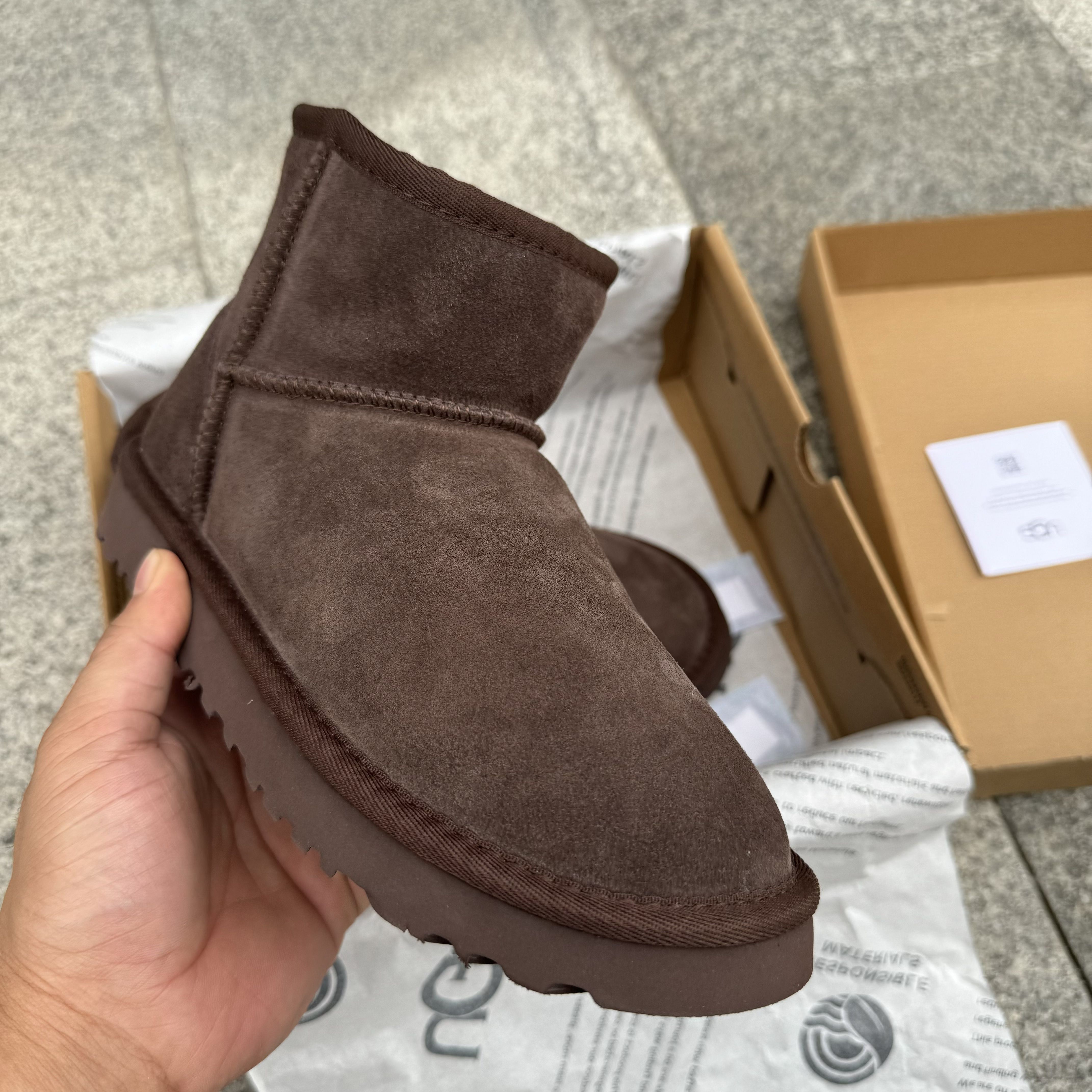 UGG Classic Mini II