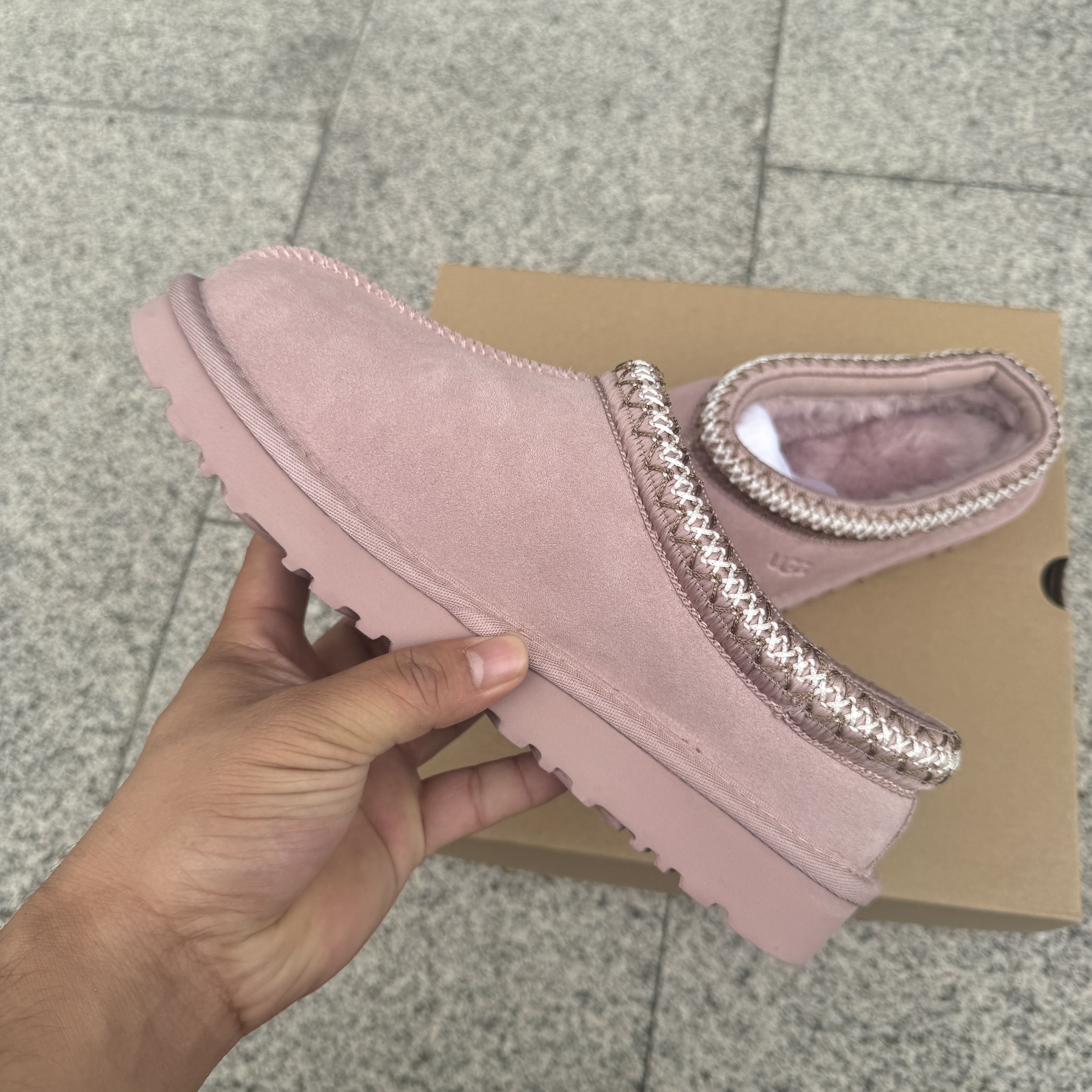 UGG Tasman