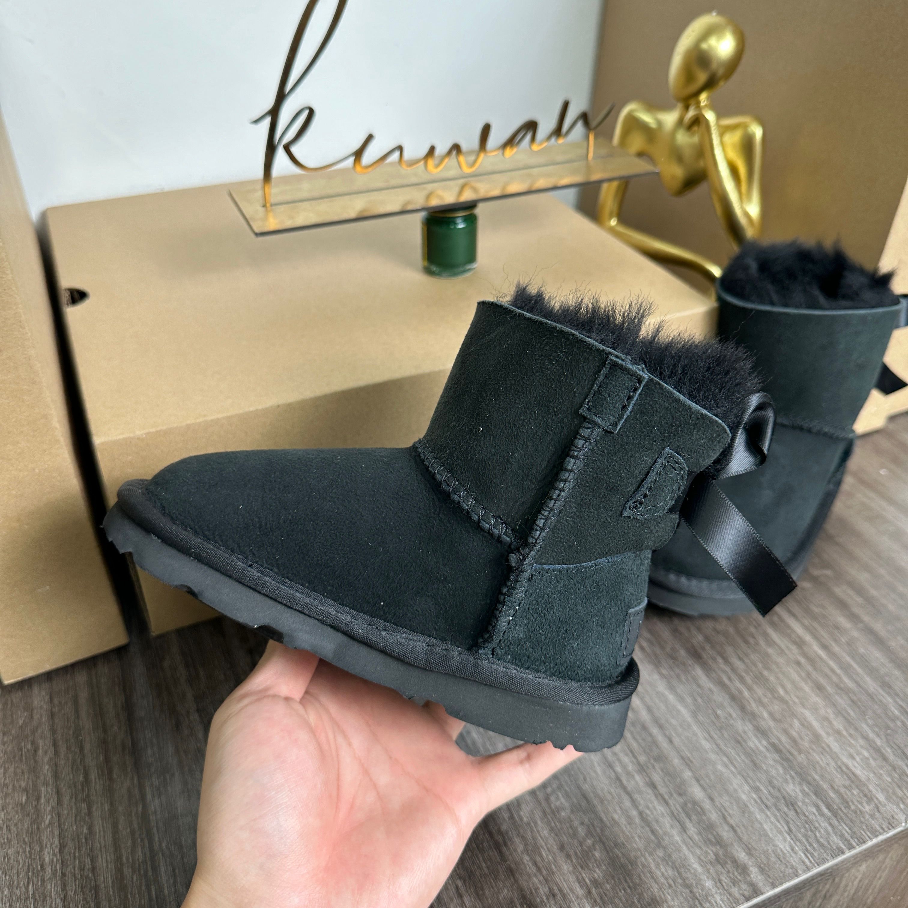 UGG Classic Ultra Mini Boot