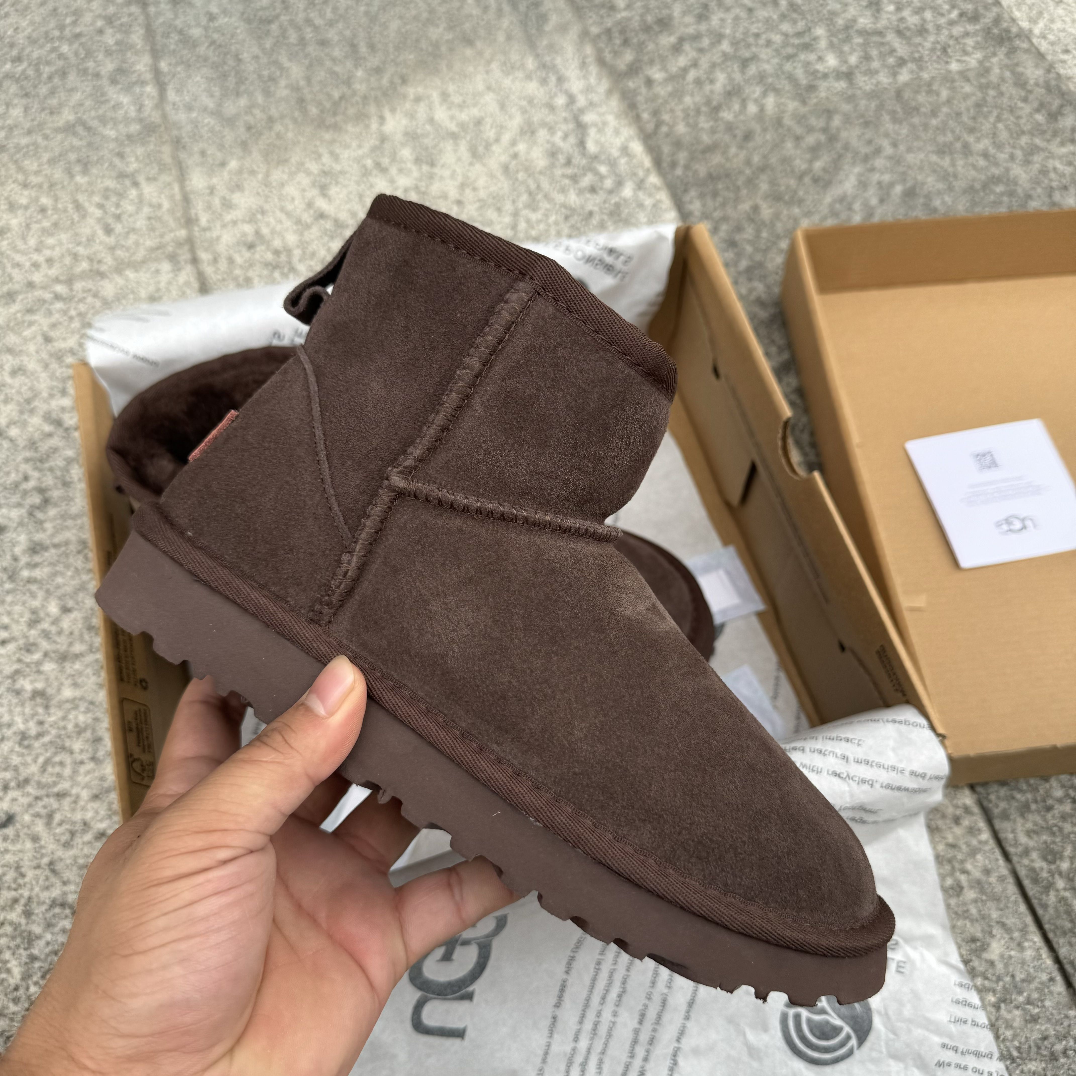 UGG Classic Mini II