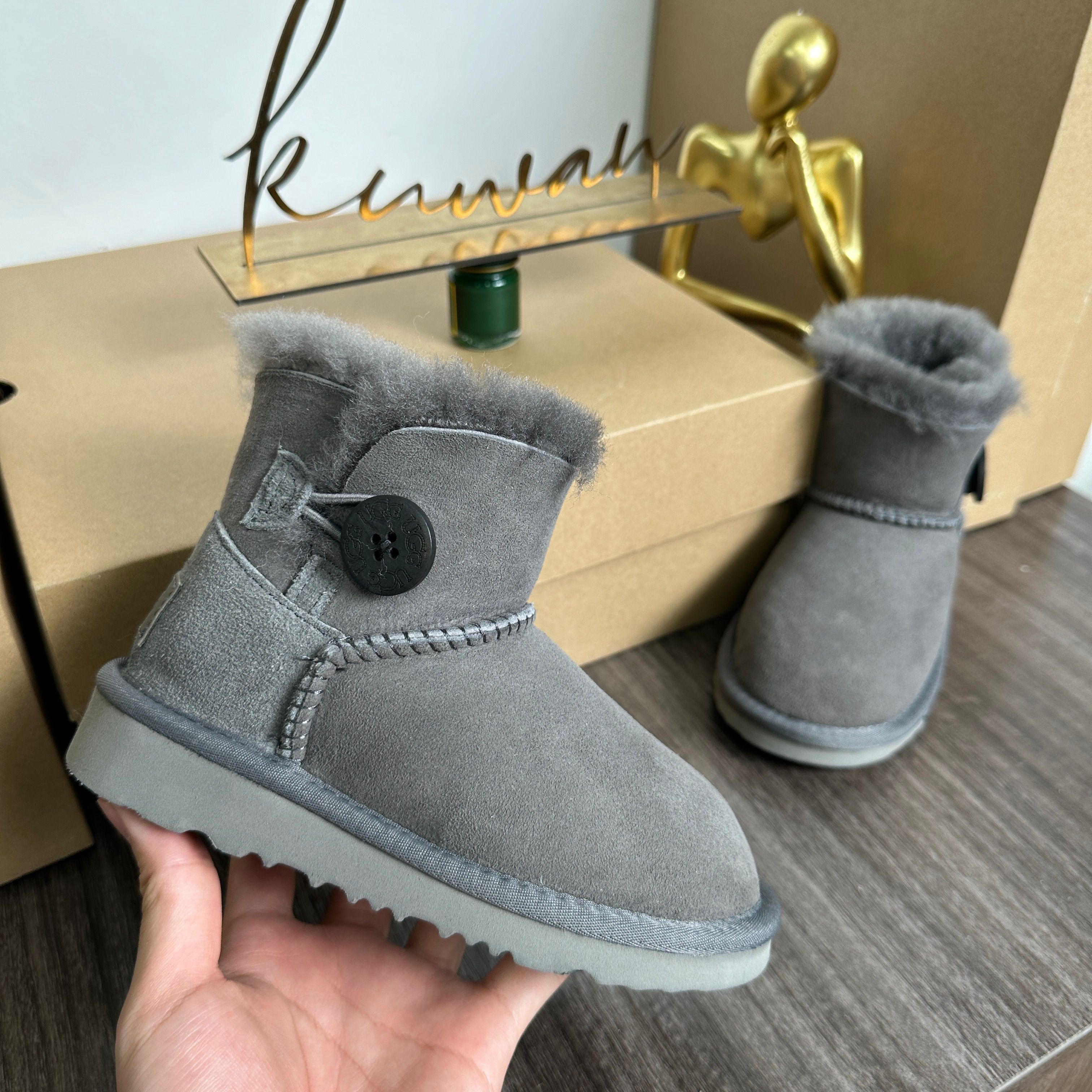 UGG Classic Ultra Mini Boot