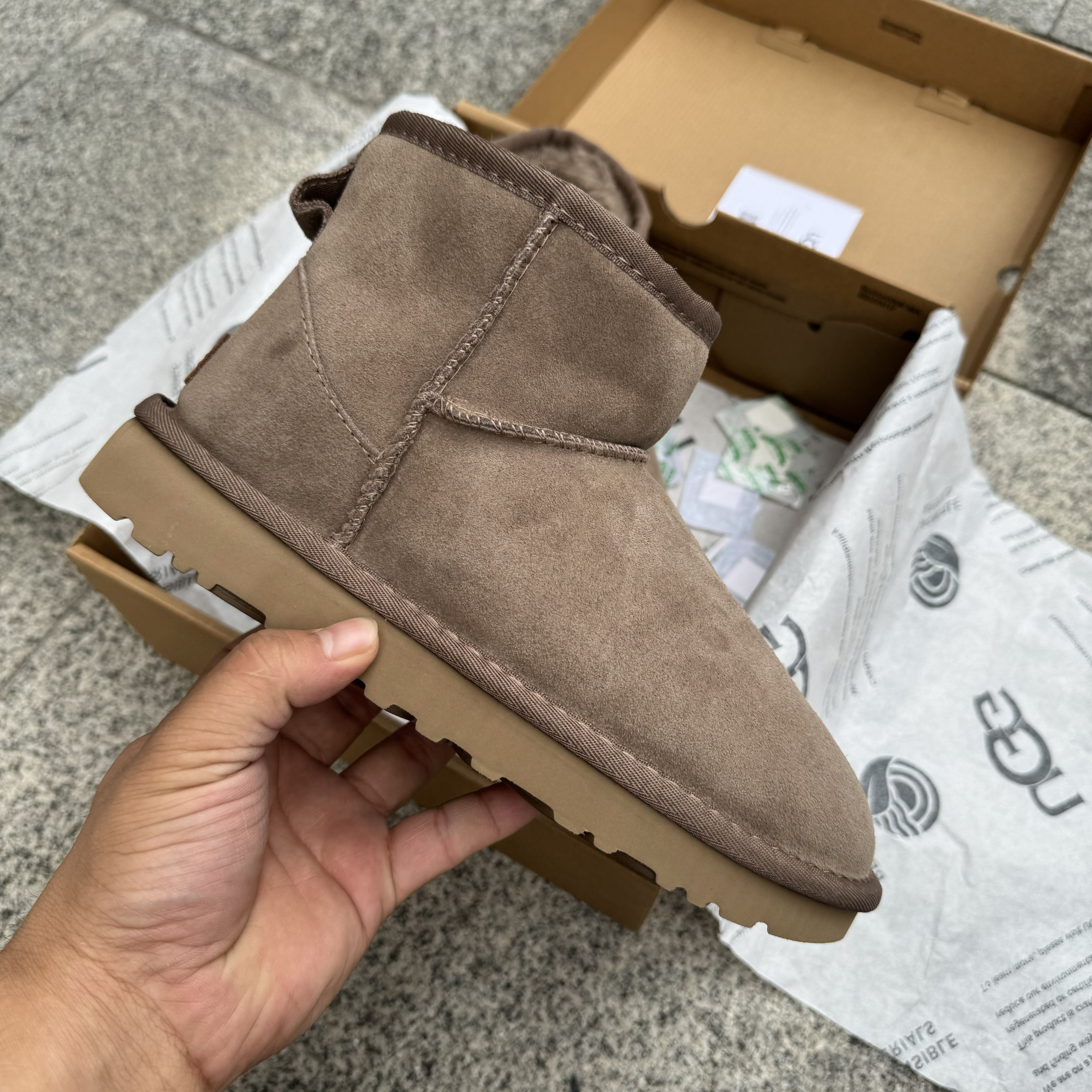 UGG Classic Mini II