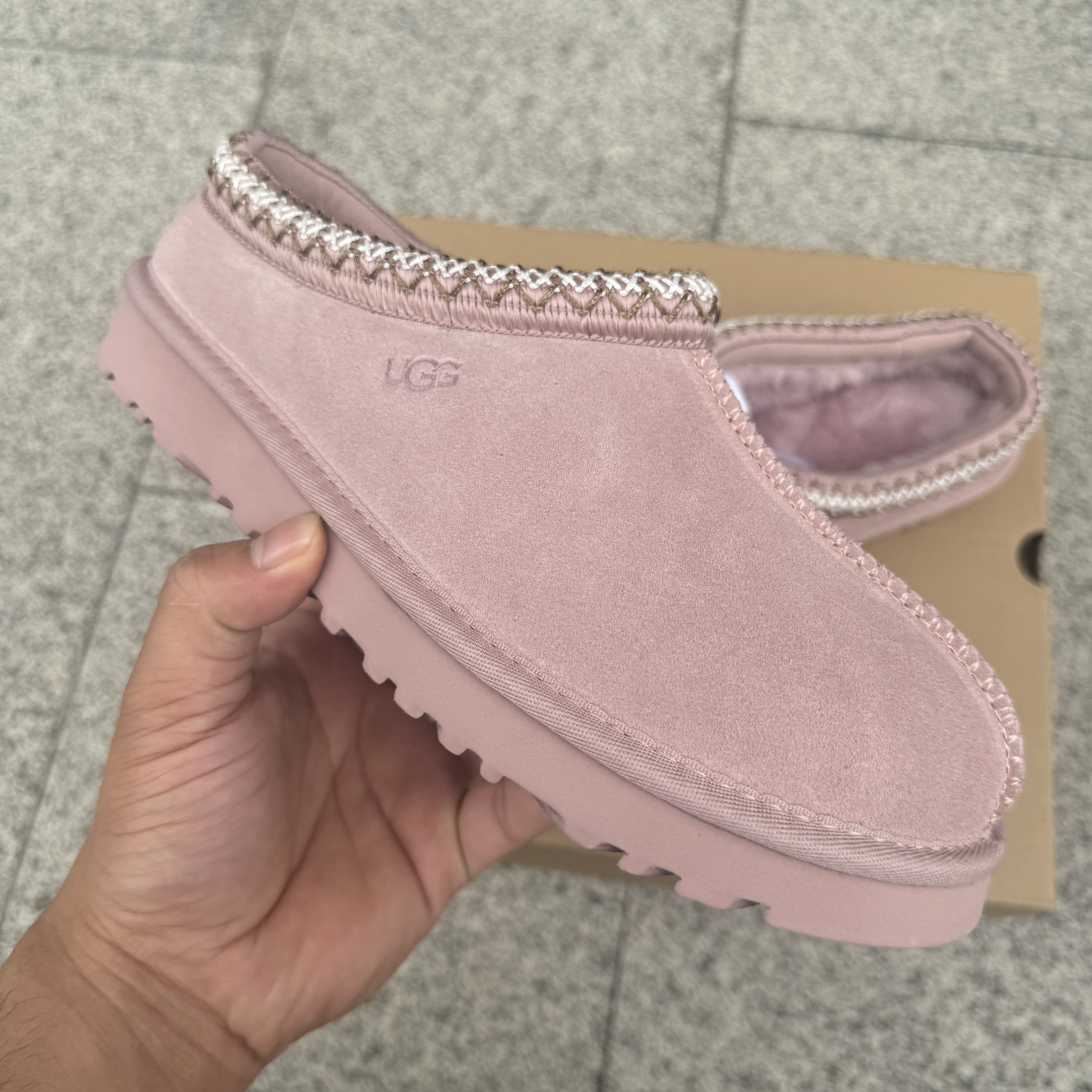 UGG Tasman