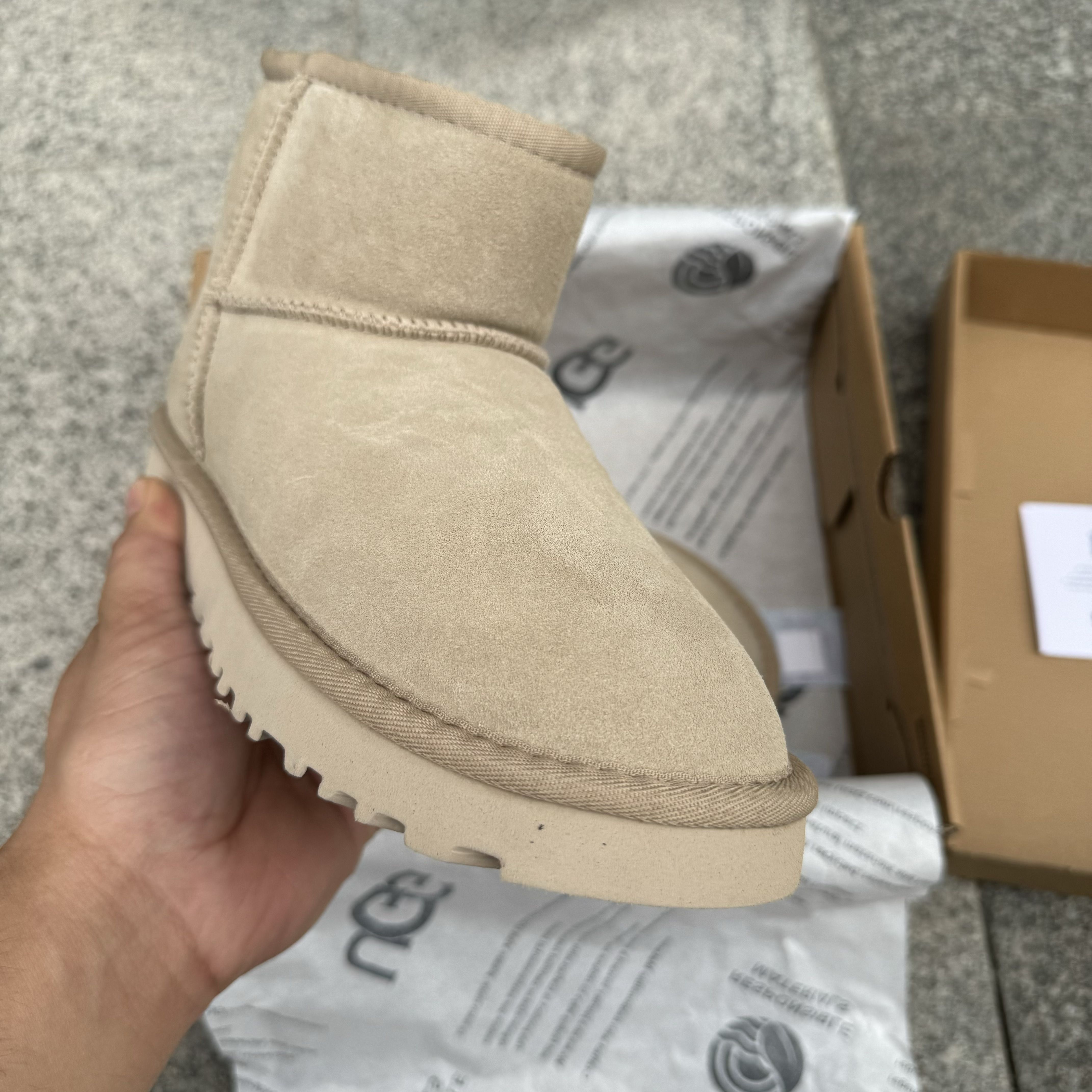 UGG Classic Mini II