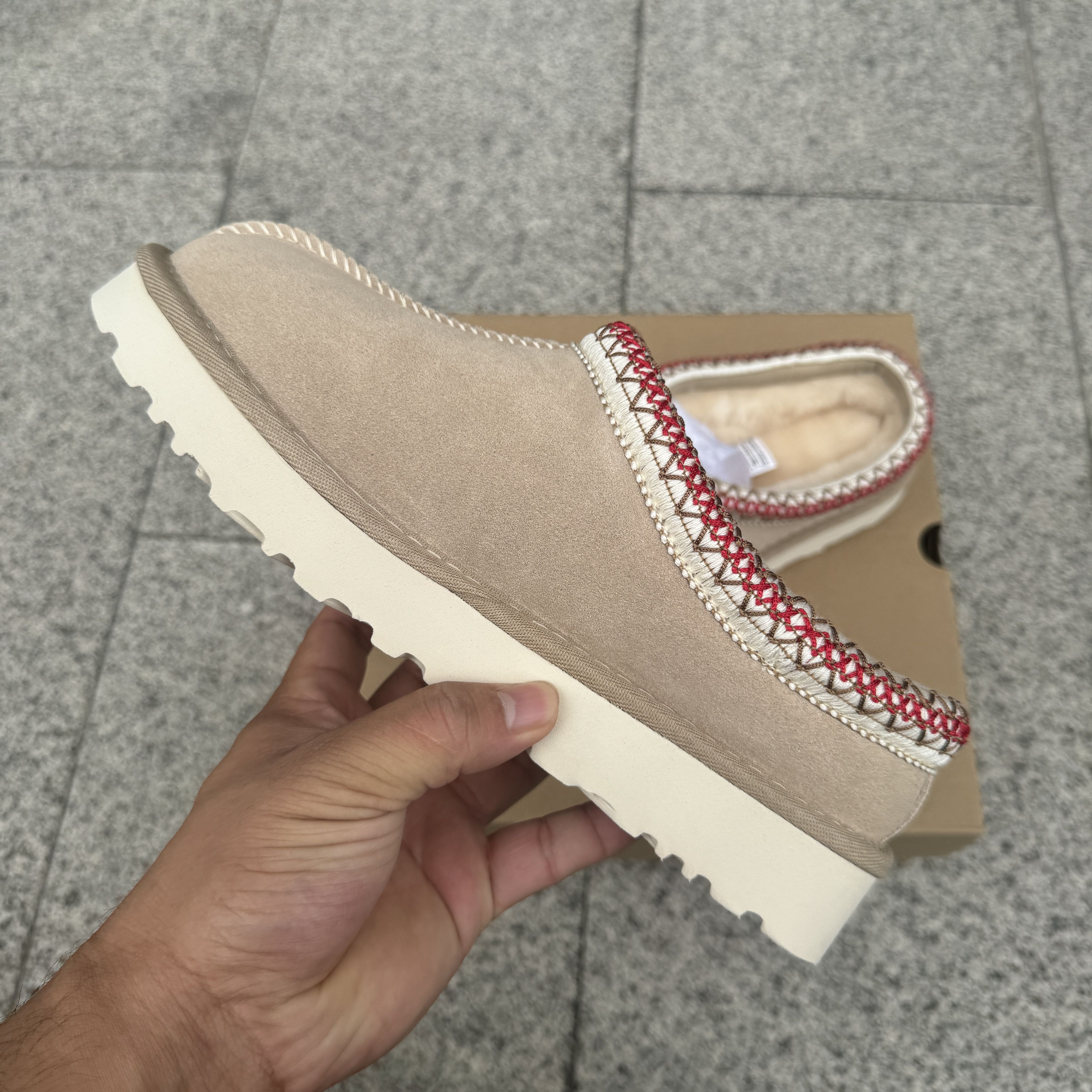 UGG Tasman