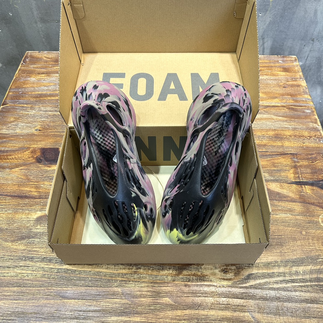 adidas originals Yeezy Foam Runner