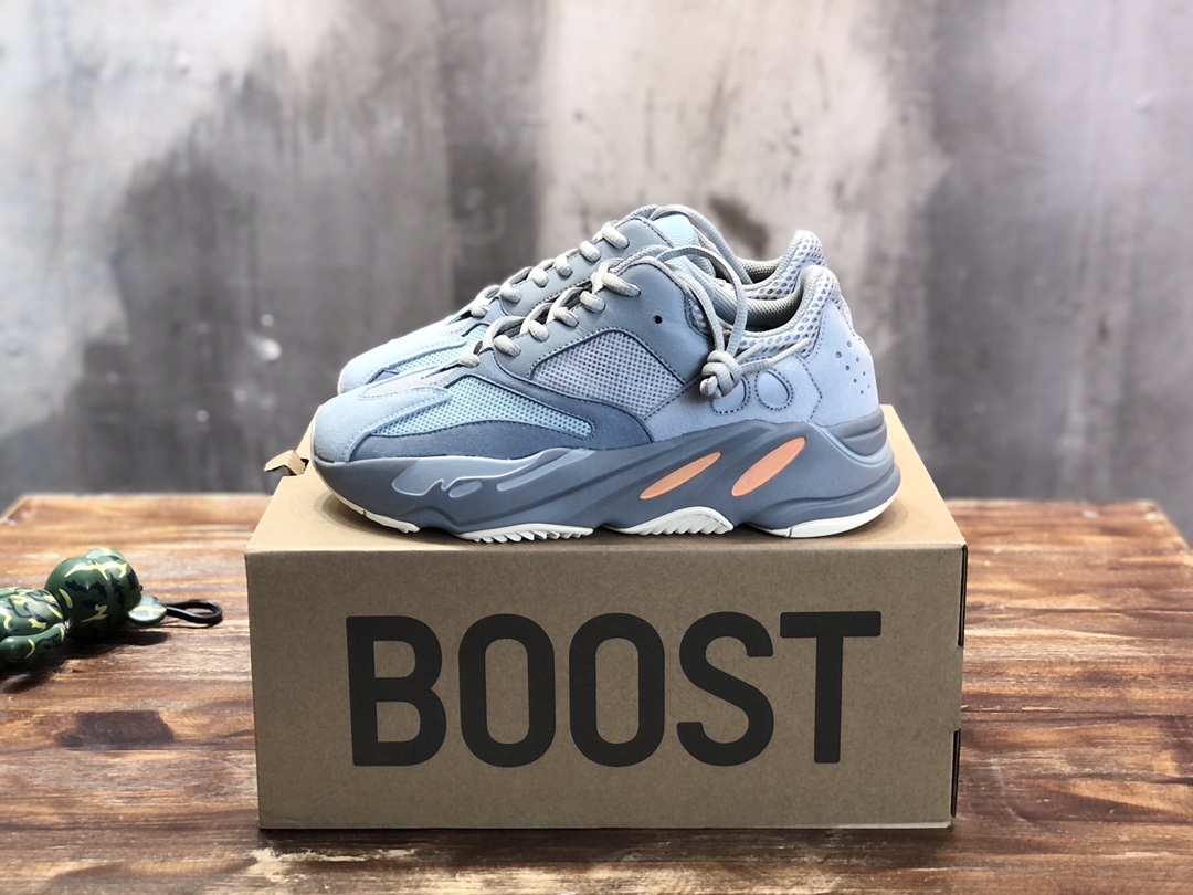Adidas Yeezy Boost 700