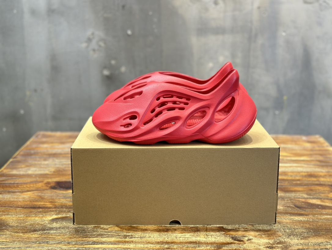 adidas originals Yeezy Foam Runner