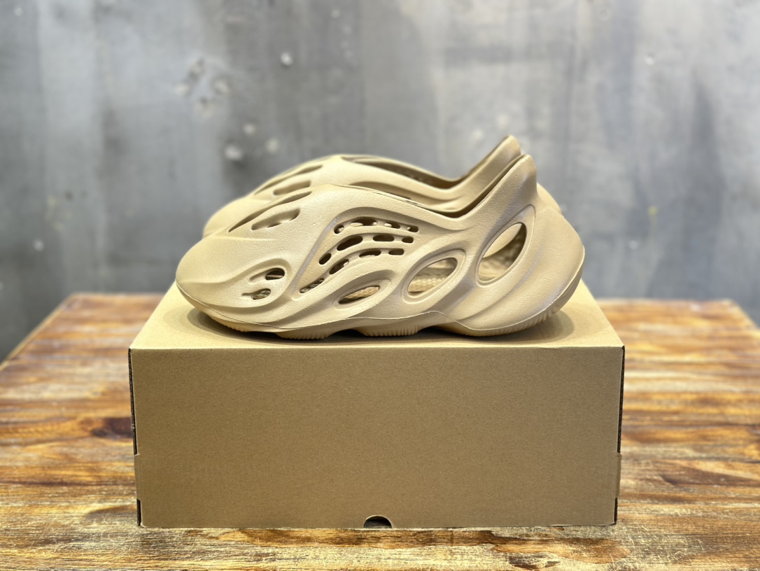 adidas originals Yeezy Foam Runner