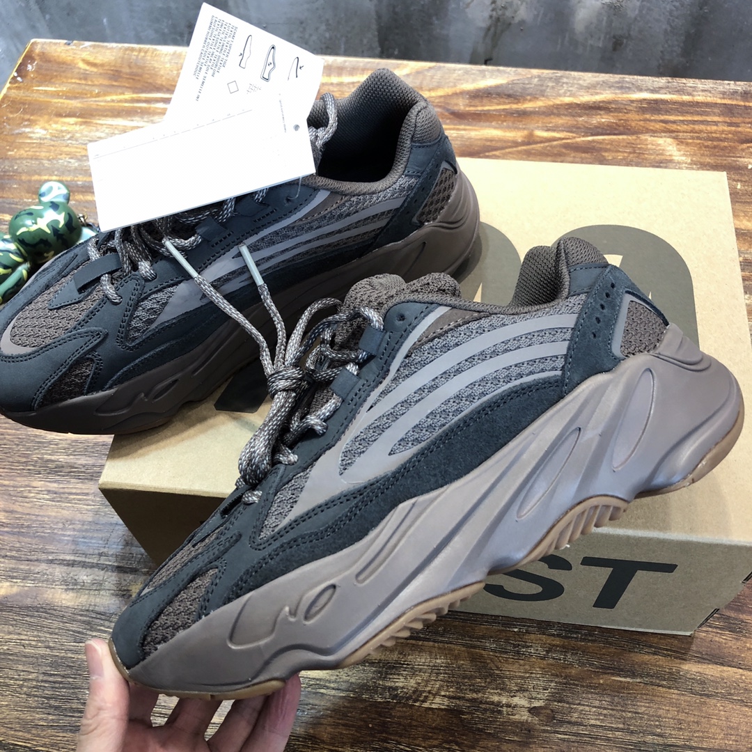 Adidas Yeezy Boost 700