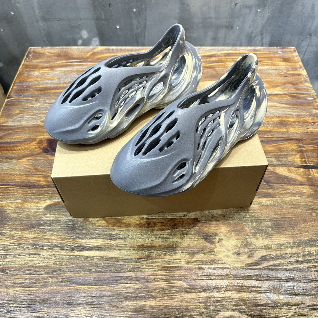 adidas originals Yeezy Foam Runner