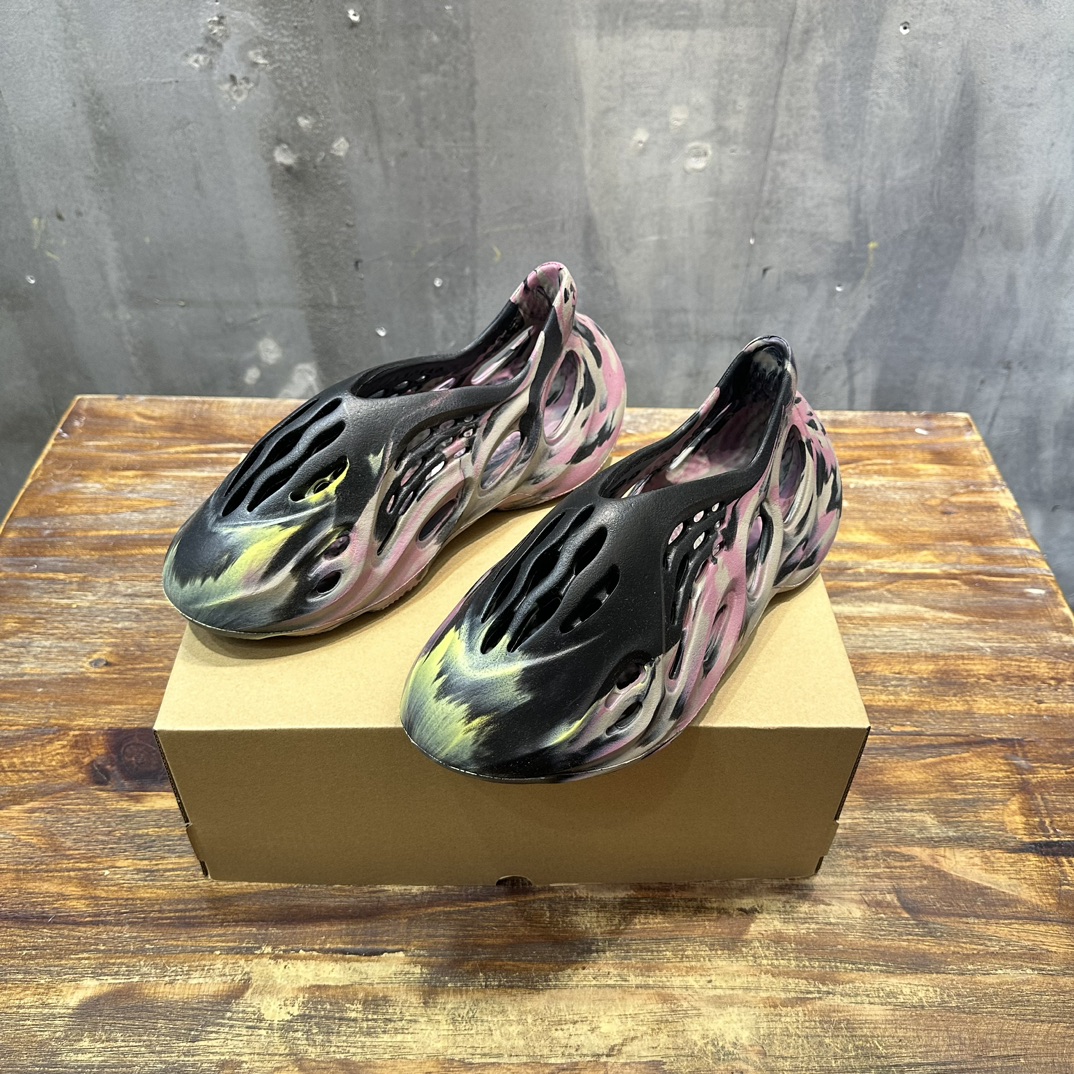 adidas originals Yeezy Foam Runner