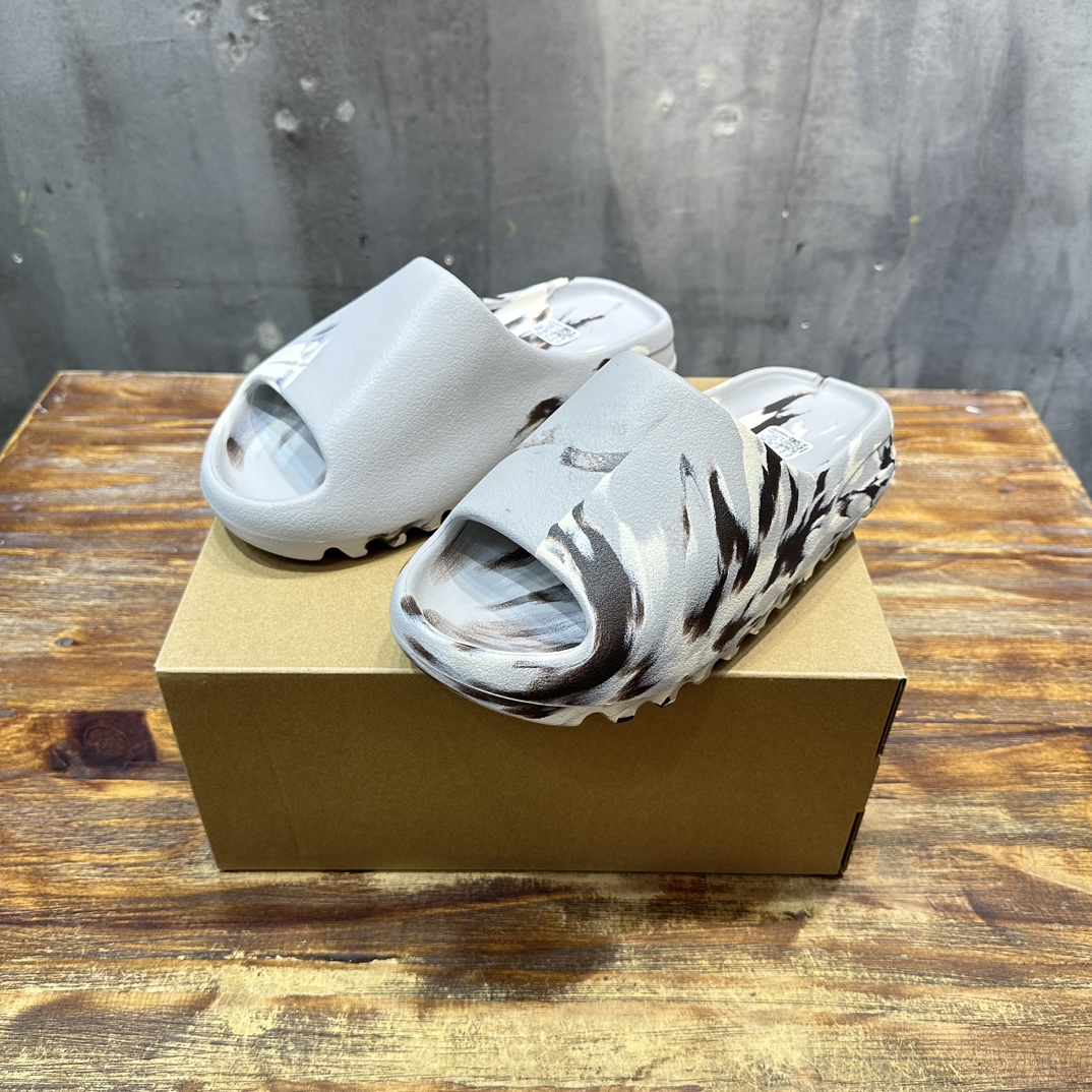 Adidas originals Yeezy Slide  Slate Marine