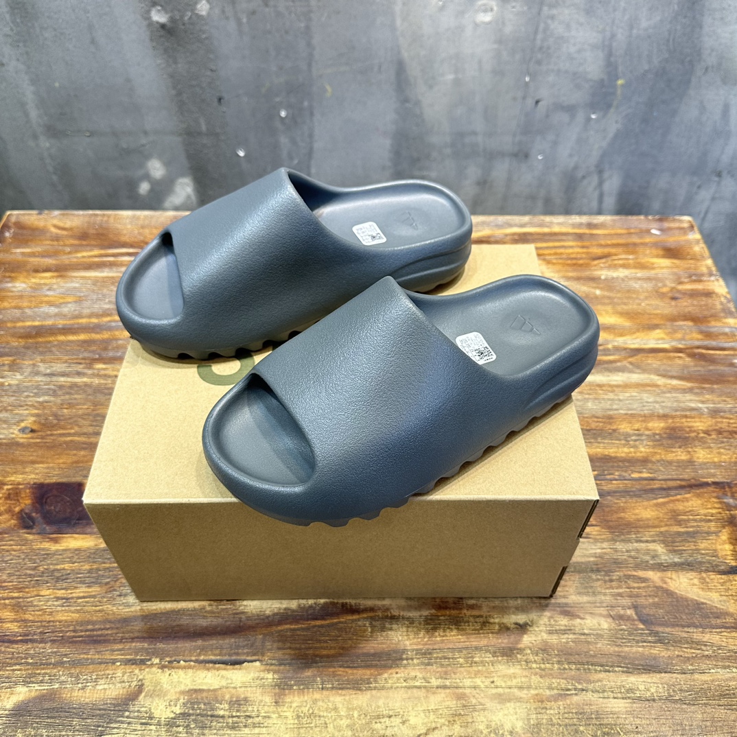 Adidas originals Yeezy Slide  Slate Marine