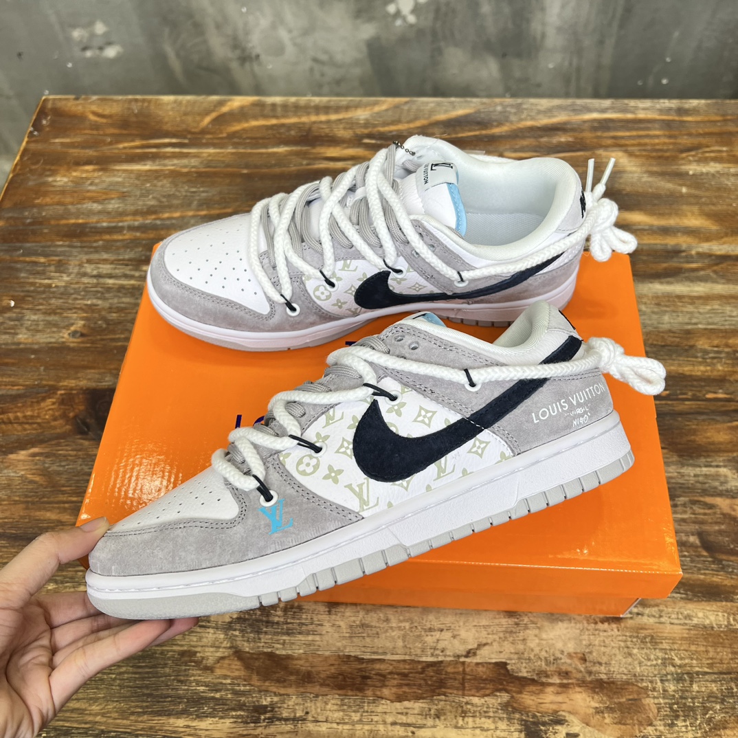 Nike SB Dunk Low