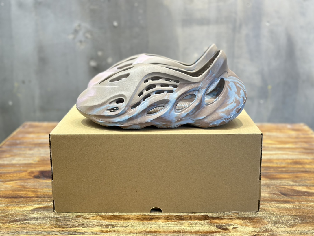 adidas originals Yeezy Foam Runner