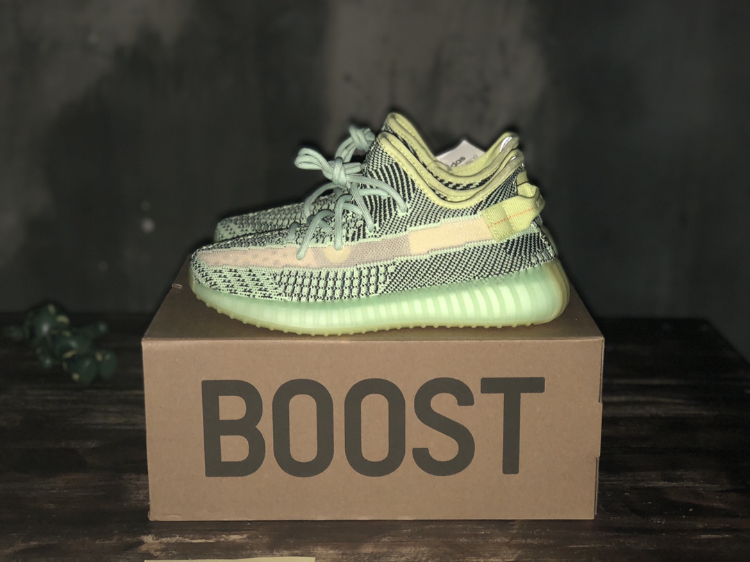 Adidas YEEZY 350 V2