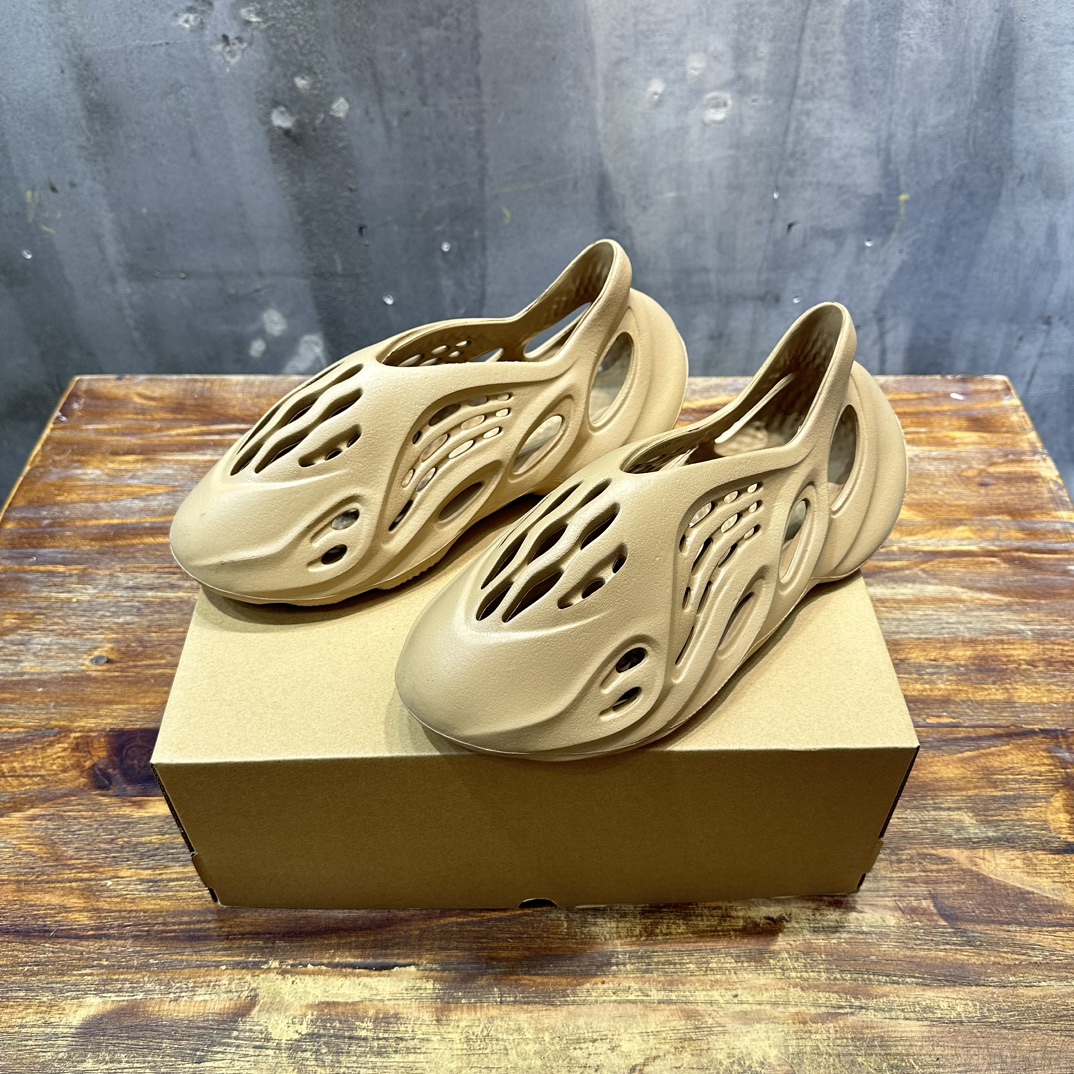 adidas originals Yeezy Foam Runner