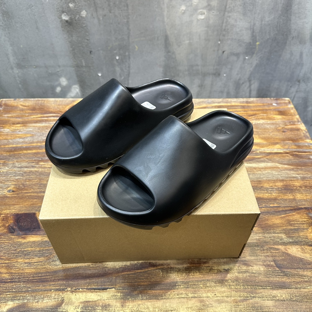 Adidas originals Yeezy Slide  Slate Marine