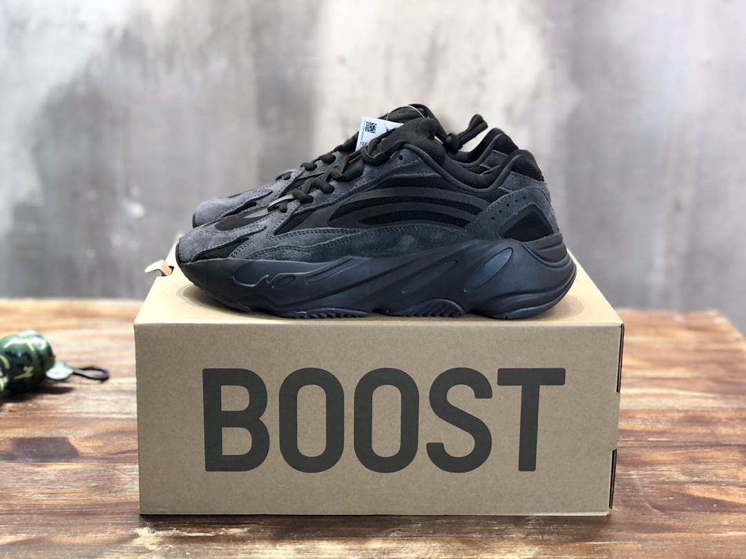 Adidas Yeezy Boost 700