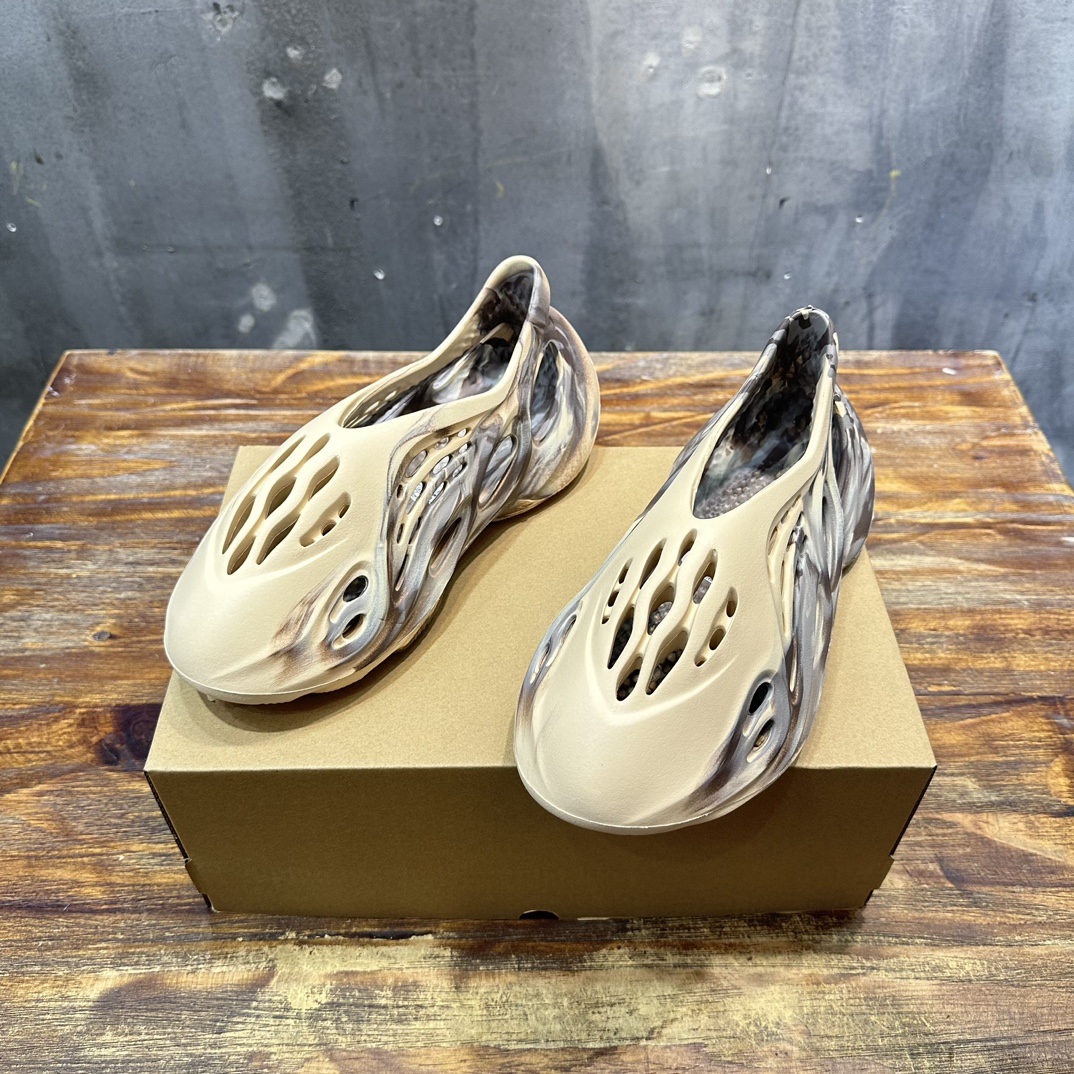 adidas originals Yeezy Foam Runner