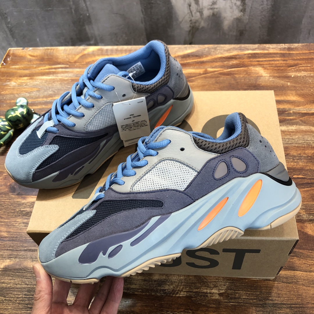 Adidas Yeezy Boost 700