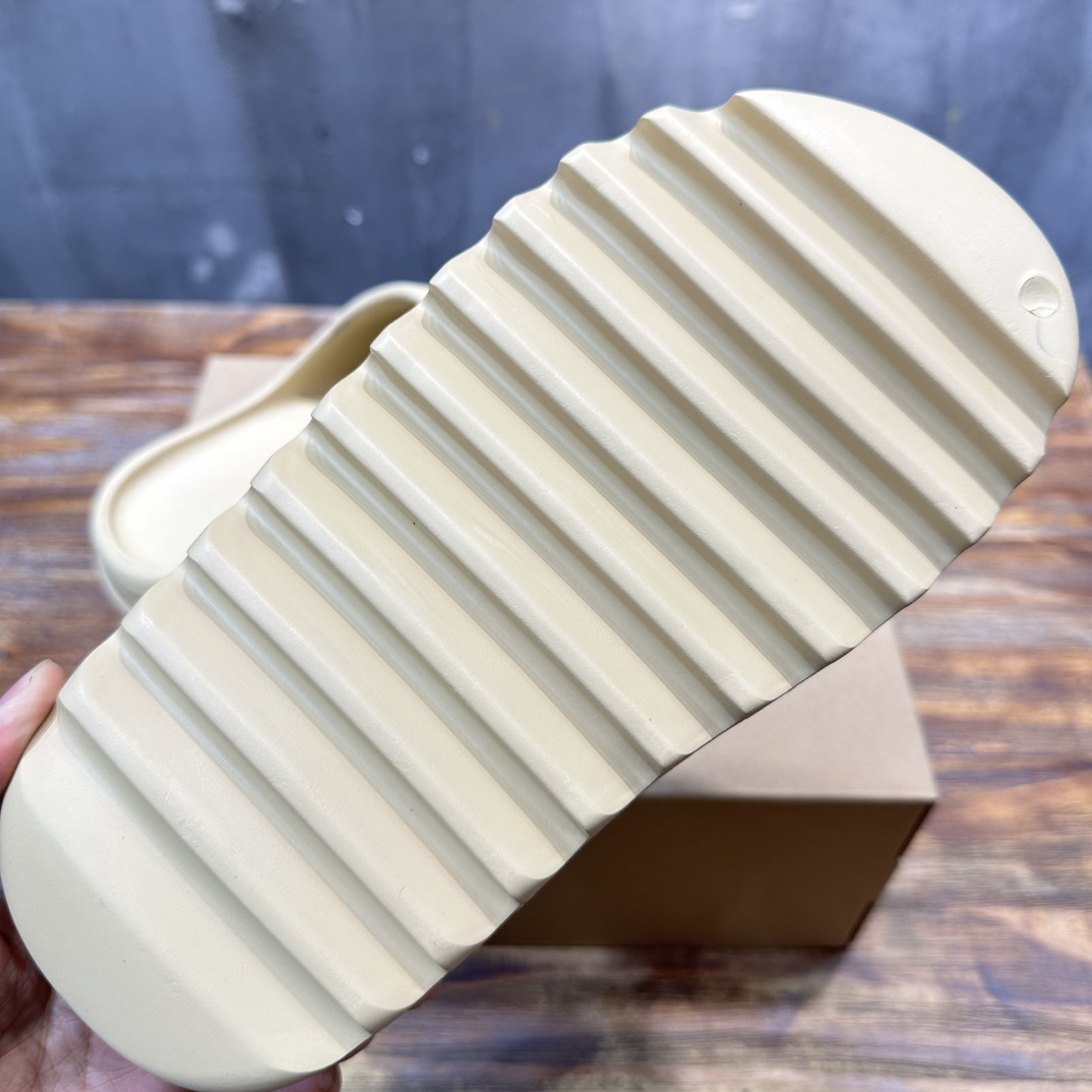 Adidas originals Yeezy Slide  Slate Marine