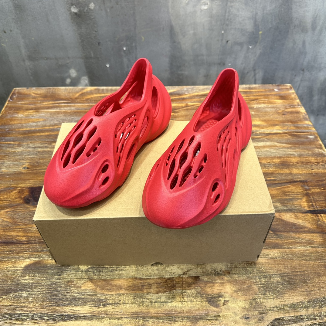 adidas originals Yeezy Foam Runner