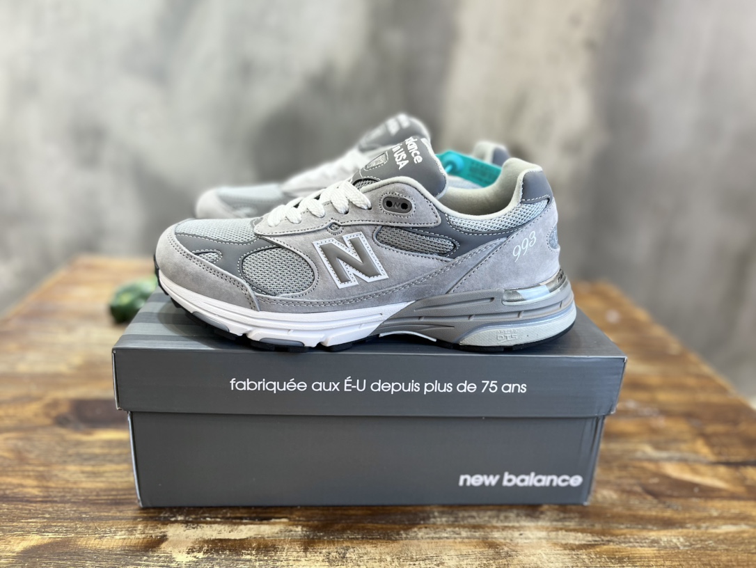 New Balance 993