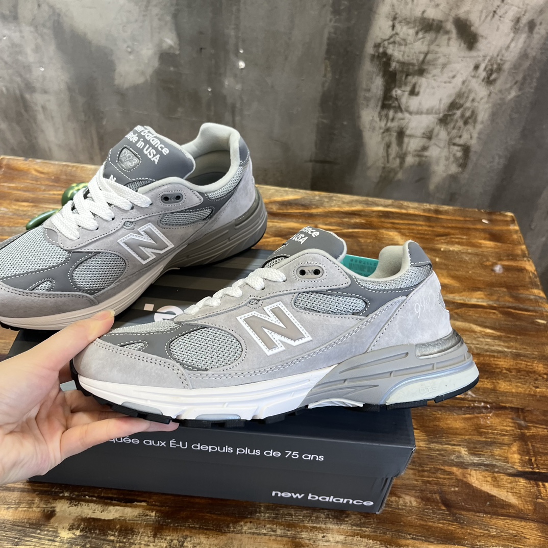 New Balance 993