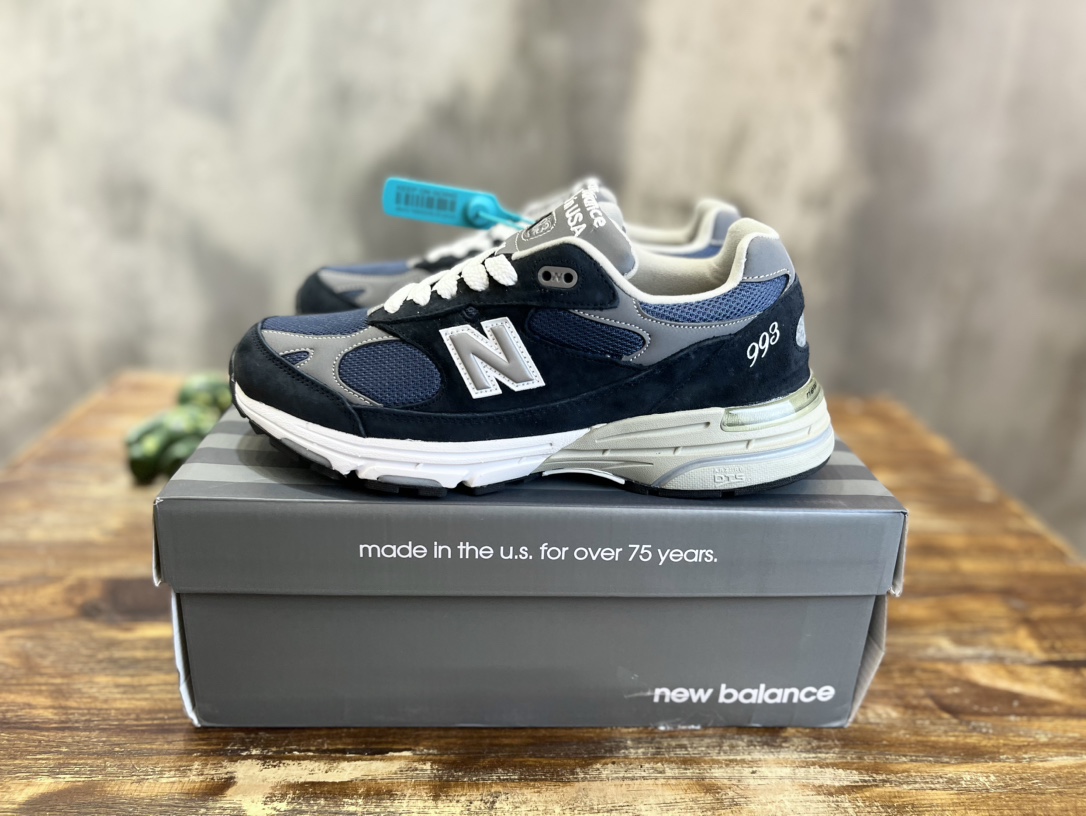 New Balance 993