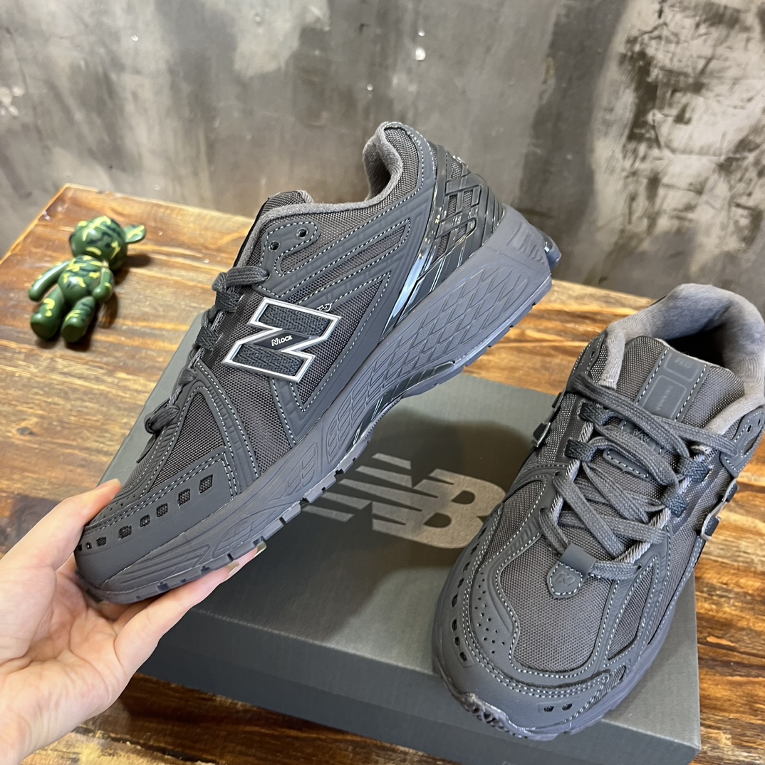 New Balance 1906