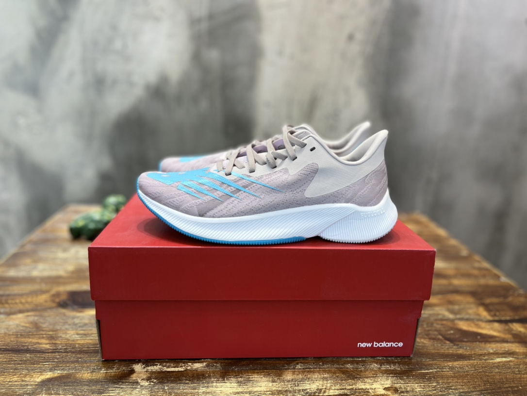 New Balance FueCell prism