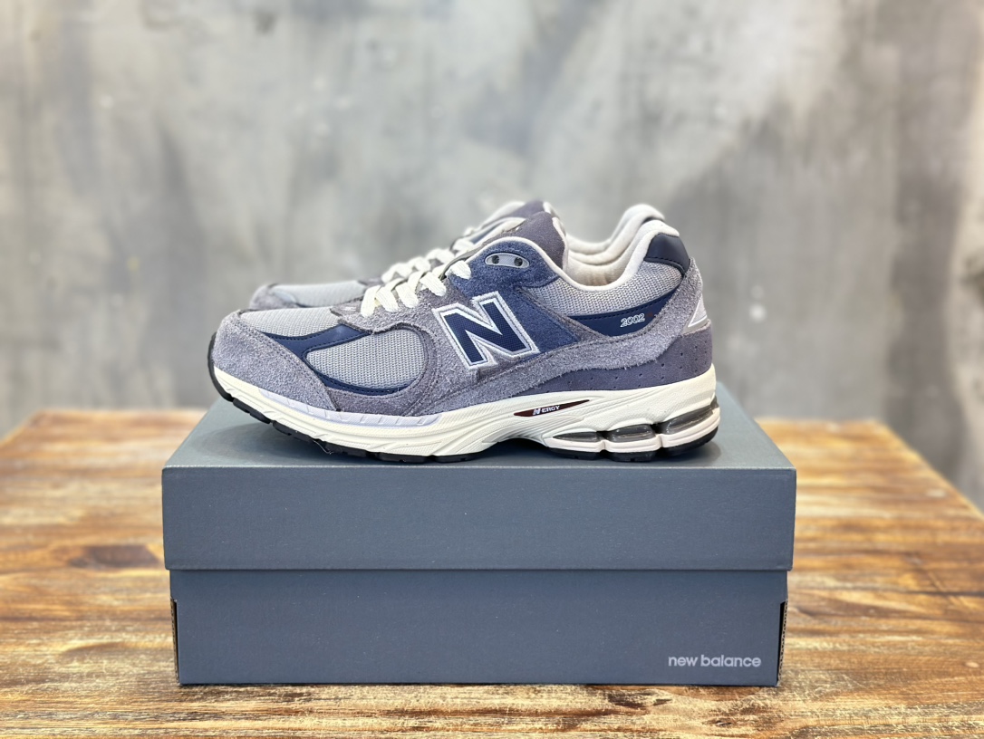 New Balance 2002R