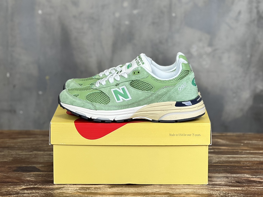 New Balance 993