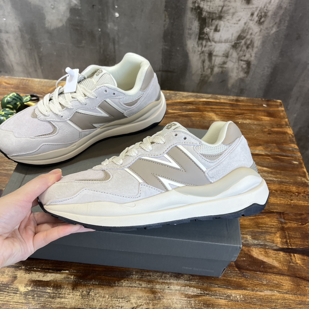 New Balance 5740