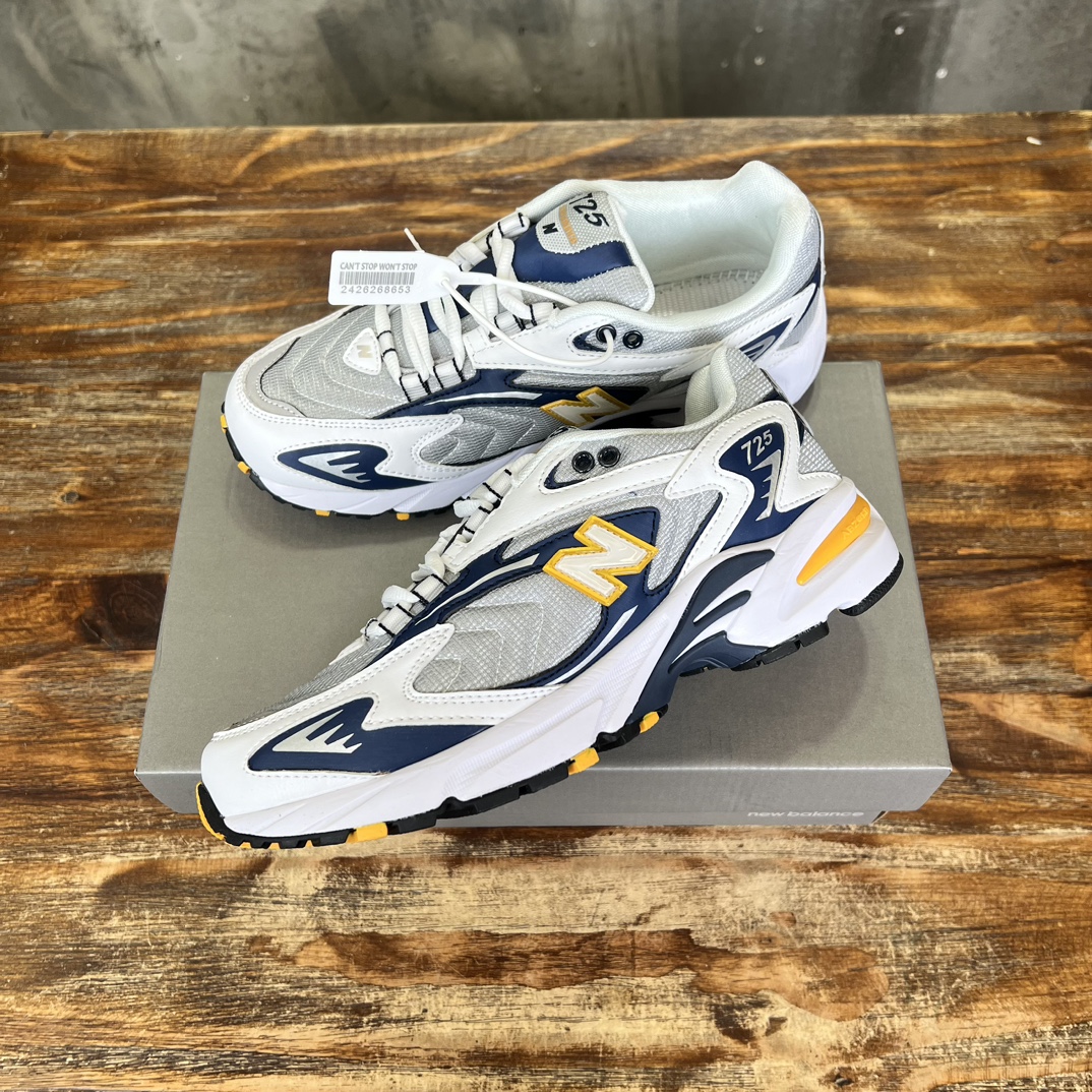 New Balance 725