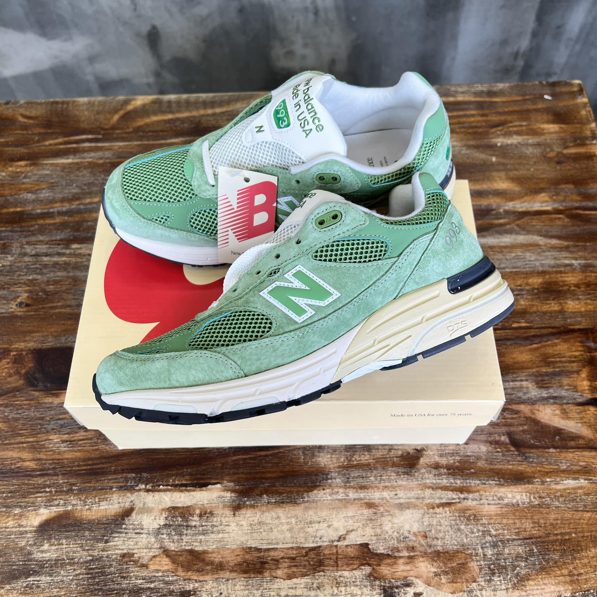 New Balance 993