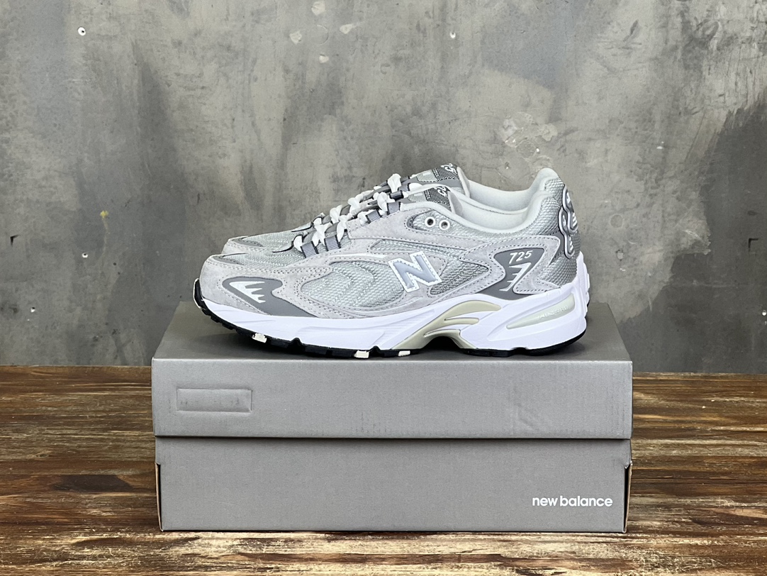 New Balance 725