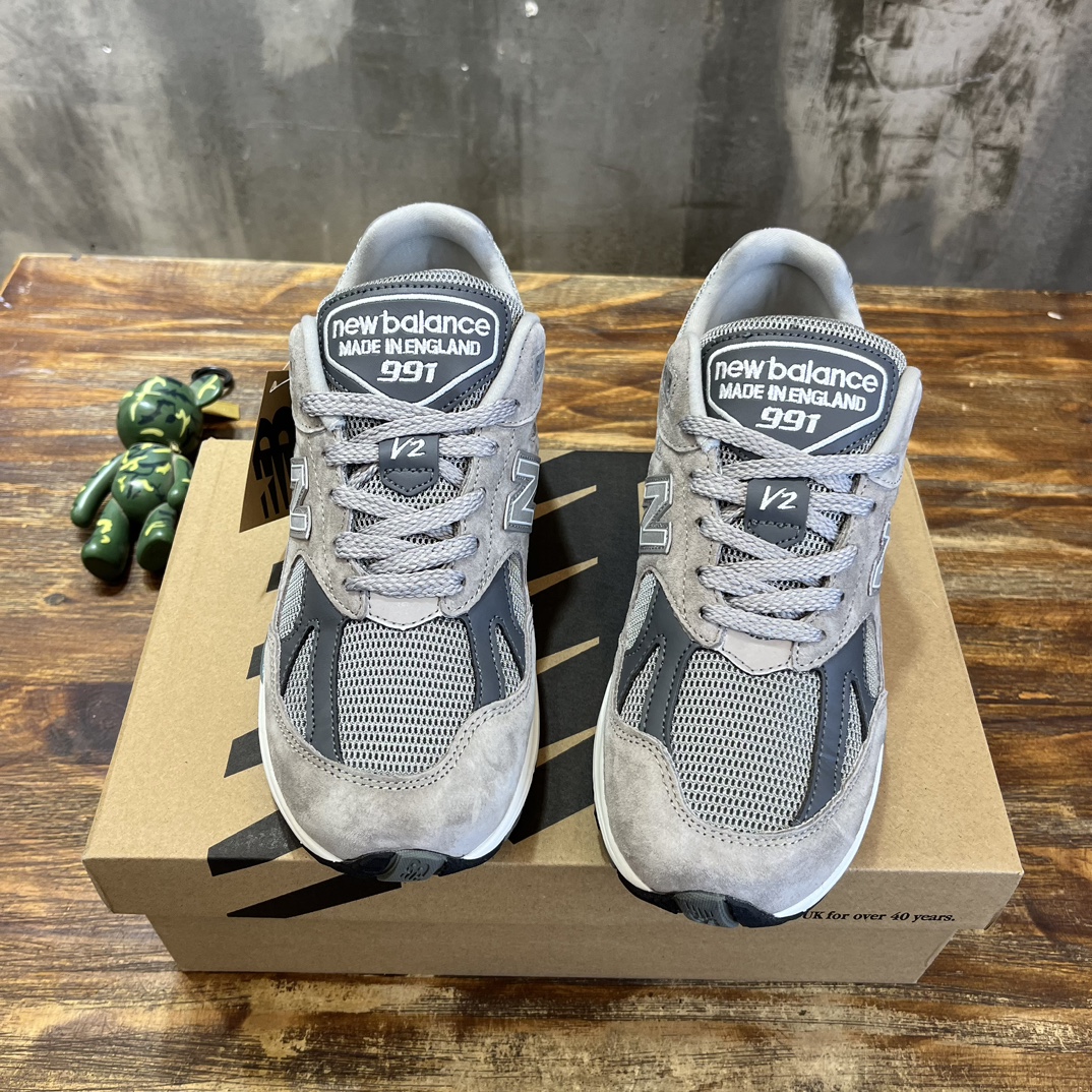 New Balance 991