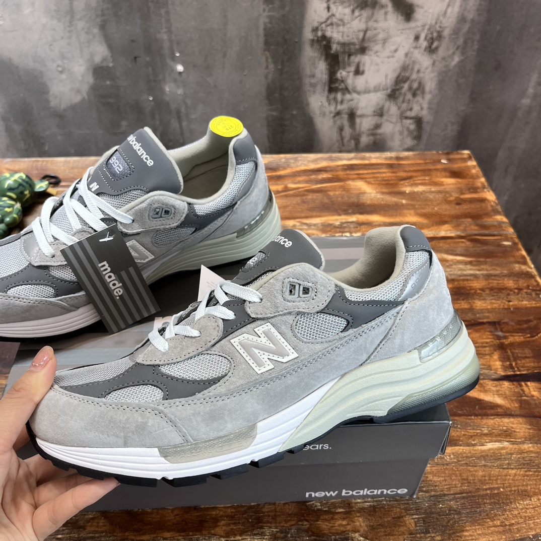 New Balance 992