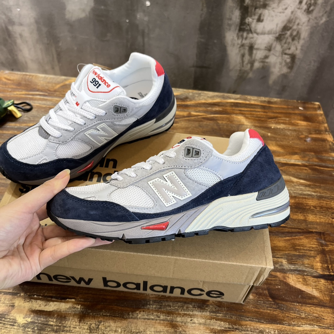 New Balance 991
