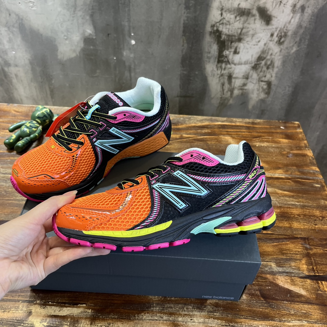 New Balance 860
