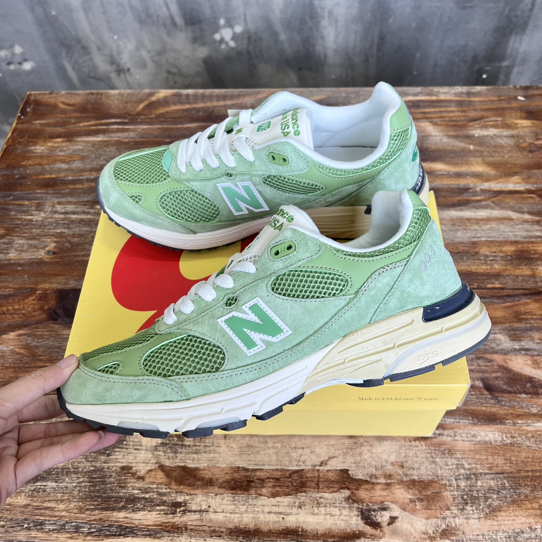 New Balance 993