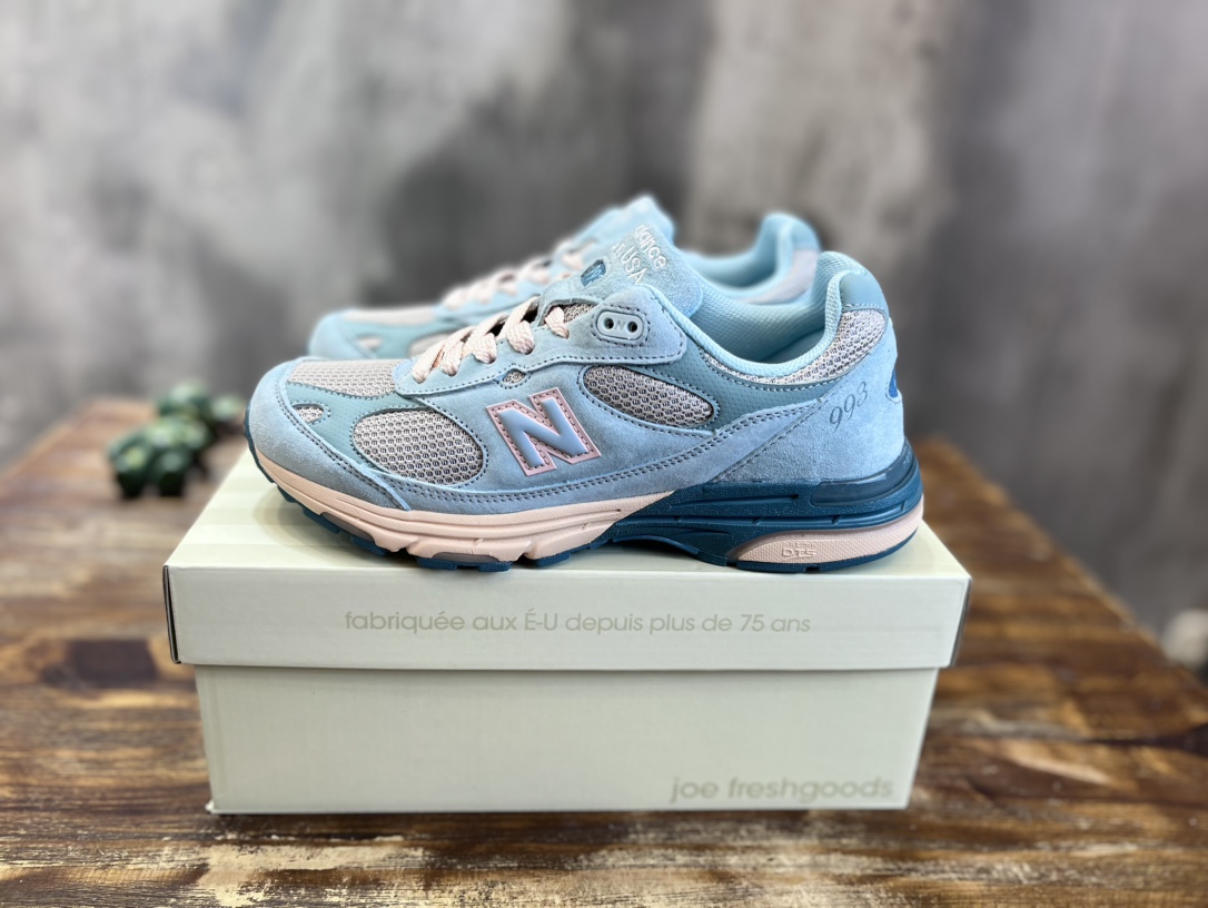 New Balance 993