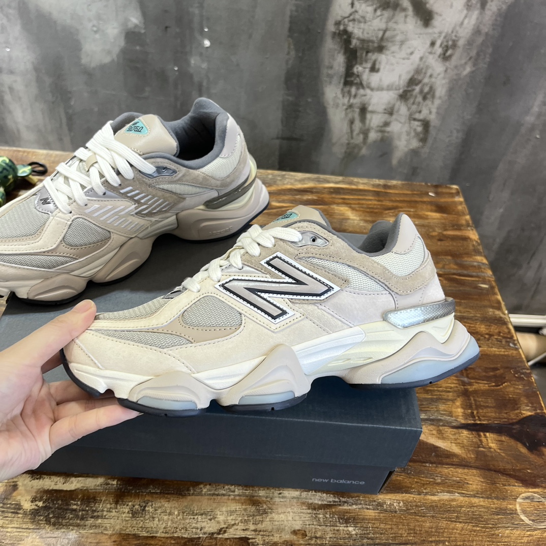 New Balance 9060